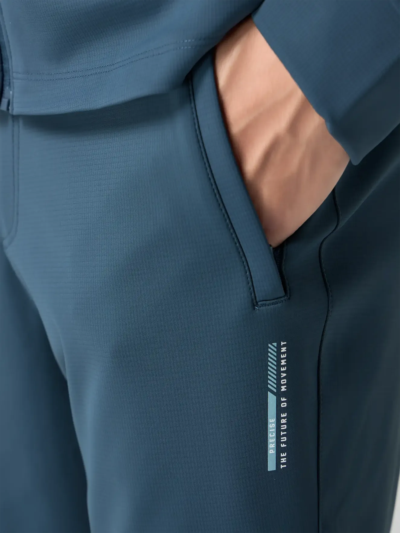 Quần Nỉ Nam In Basic Phom Regular BQNI24010 - Ảnh 5