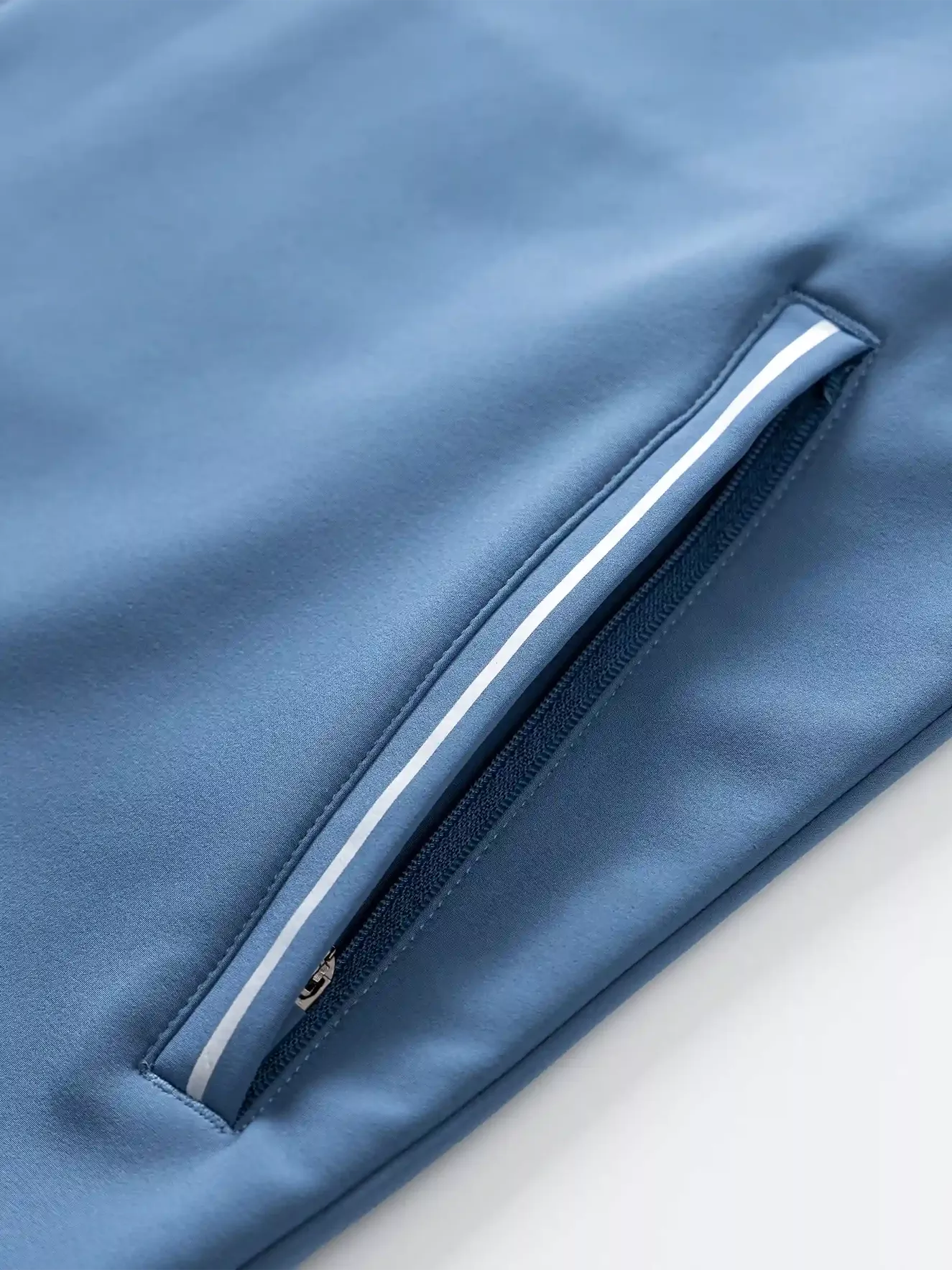 Bộ Quần Áo Gió Cổ Trụ Lót Nỉ Regular BOG24009 - Hình ảnh 7